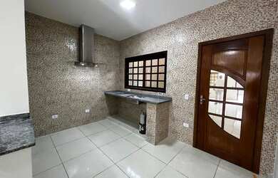 Imagem 1: Sobrado novo para locação dentro de condominio em Guararema