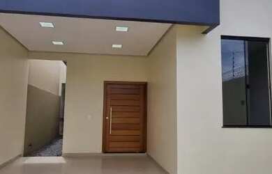 Imagem: A casa possui 2 Dormitórios, 2 Banheiros, 2 Vagas na garagem