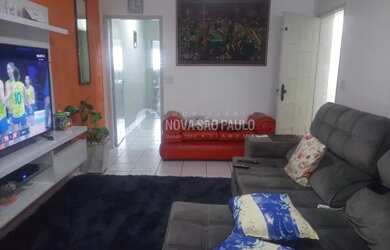 Imagem: A casa possui 4 Dormitórios, 2 Banheiros, 2 Vagas na garagem