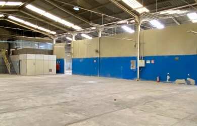 Imagem 12: Galpão/Depósito/Armazém para venda possui 3500 metros quadrados