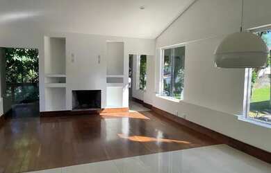 Imagem: A casa em condomínio possui 3 Dormitórios, 3 Banheiros, 2