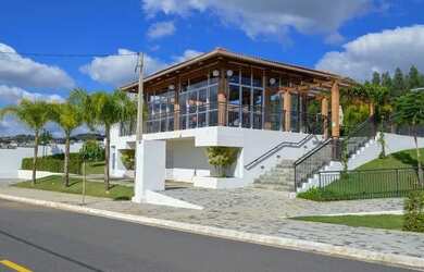 Imagem: A casa em condomínio possui 3 Dormitórios, 3 Banheiros, 2