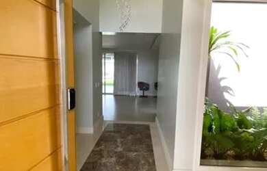 Imagem: A casa em condomínio possui 4 Dormitórios, 5 Banheiros, 5