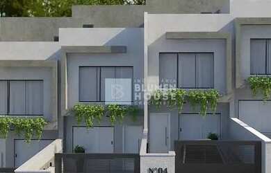 Imagem: A casa possui 3 Dormitórios, 3 Banheiros, 2 Vagas na garagem