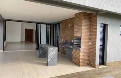 Imagem: A casa possui 3 Dormitórios, 3 Banheiros, 2 Vagas na garagem