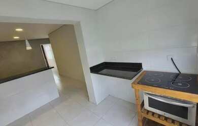 Imagem: A casa possui 2 Dormitórios, 2 Banheiros, 1 Vaga na garagem