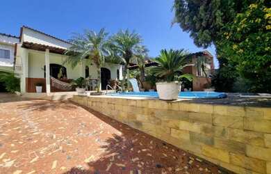 Imagem: A casa possui 3 Dormitórios, 1 Banheiro e 150m² de Área e