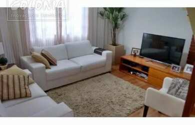 Imagem: A casa possui 3 Dormitórios, 1 Banheiro, 1 Vaga na garagem