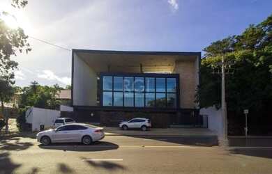 Imagem: O depósito possui 1892m² de Área e está localizado em Pedra