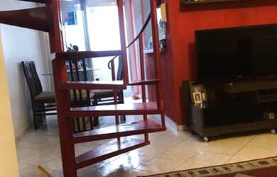 Imagem: O apartamento possui 2 Dormitórios, 1 Banheiro, 1 Vaga na garagem