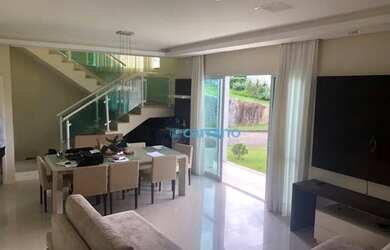 Imagem: A casa em condomínio possui 5 Dormitórios, 5 Banheiros, 2