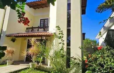 Imagem: A casa possui 4 Dormitórios, 5 Banheiros, 5 Vagas na garagem