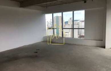 Imagem: O depósito possui 1 Vaga na garagem e 521m² de Área e está