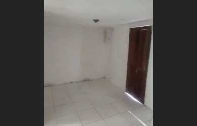 Imagem: A casa possui 2 Dormitórios, 1 Banheiro e está localizado