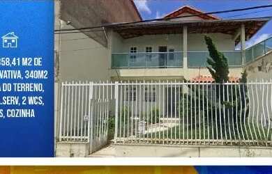 Imagem: A casa possui 3 Dormitórios, 1 Vaga na garagem, 358m² de Área