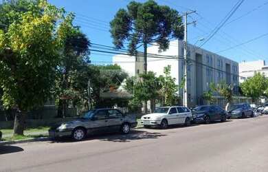 Imagem: O apartamento possui 3 Dormitórios, 1 Banheiro, 1 Vaga na garagem