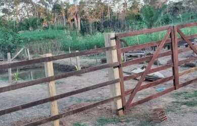 Imagem 6: Lote medindo 10 por 76. 2 Dormitórios