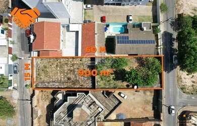 Imagem: O terreno possui 900m² de Área e está localizado em Jardim