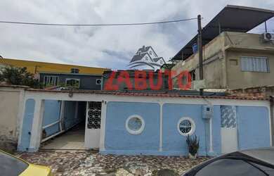 Imagem: A casa possui 3 Dormitórios, 2 Banheiros, 3 Vagas na garagem