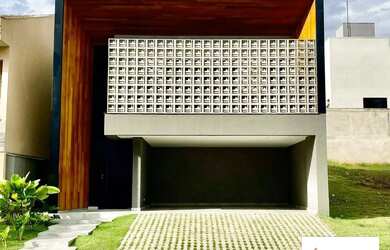 Imagem: A casa em condomínio possui 3 Dormitórios, 5 Banheiros, 4