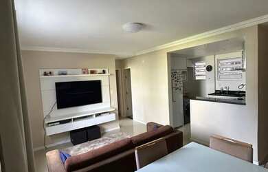 Imagem 9: Apartamento Reformado 59 m² 1º Andar Portaria Rua silenciosa. Nascente