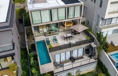 Imagem: A casa em condomínio possui 4 Dormitórios, 5 Banheiros, 4