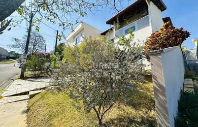 Imagem: A casa em condomínio possui 3 Dormitórios, 3 Banheiros, 4