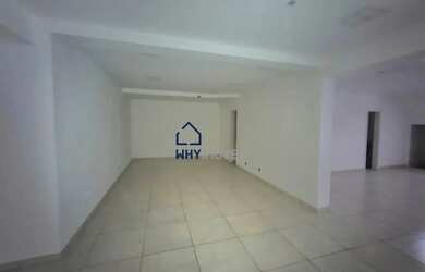 Imagem: O depósito possui 2 Vagas na garagem e 285m² de Área e está