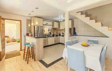 Imagem 12: Sobrado com 03 dormitórios sendo 01 suíte e 02 vagas de garagem Balneário...