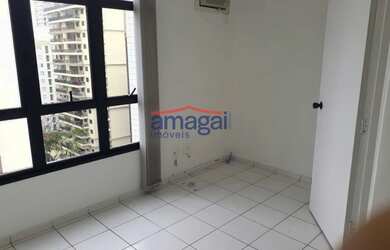 Imagem: O depósito possui 1 Vaga na garagem, 36m² de Área e está