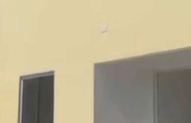 Imagem: A casa possui 3 Dormitórios, 1 Banheiro, 1 Vaga na garagem