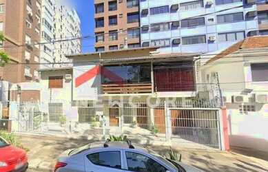 Imagem: A casa possui 3 Dormitórios, 4 Banheiros, 2 Vagas na garagem