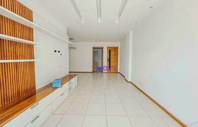 Imagem: O apartamento possui 3 Dormitórios, 3 Banheiros, 2 Vagas na