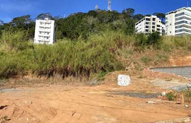 Imagem: O terreno possui 336m² de Área e está localizado em Santo