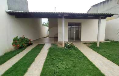 Imagem: A casa possui 2 Dormitórios, 1 Banheiro, 1 Vaga na garagem