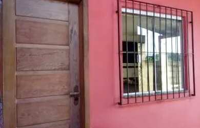 Imagem: A casa possui 3 Dormitórios, 3 Banheiros e 1 Vaga na garagem