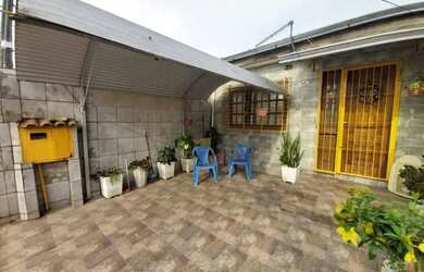 Imagem: A casa possui 1 Dormitório, 1 Banheiro, 2 Vagas na garagem