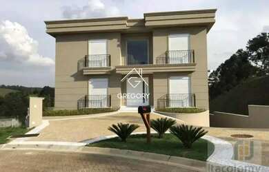 Imagem: A casa em condomínio possui 4 Dormitórios, 5 Banheiros, 5