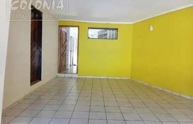 Imagem: A casa possui 2 Dormitórios, 3 Banheiros, 4 Vagas na garagem