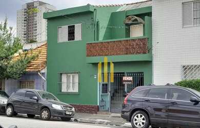 Imagem: A casa possui 4 Dormitórios, 3 Banheiros, 1 Vaga na garagem