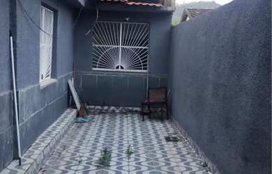 Imagem: A casa possui 3 Dormitórios, 1 Banheiro, 100-0m² de Área