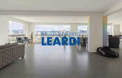 Imagem: O apartamento possui 3 Dormitórios, 4 Banheiros, 4 Vagas na