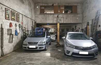 Imagem: O depósito possui 5 Vagas na garagem, 420m² de Área e está