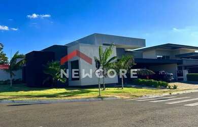 Imagem: A casa em condomínio possui 4 Dormitórios, 5 Banheiros, 4