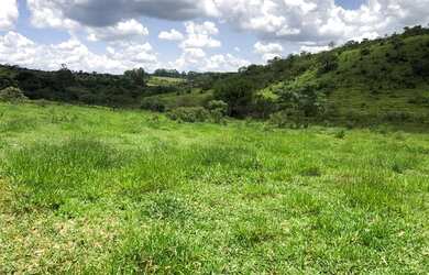 Imagem: O terreno possui 30.000m² de Área e está localizado em Desterro