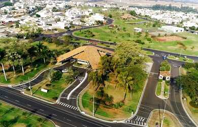 Imagem: A casa em condomínio possui 3 Dormitórios, 5 Banheiros, 4