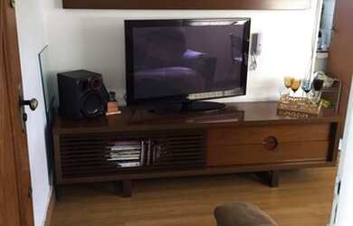 Imagem: O apartamento possui 3 Dormitórios, 1 Banheiro, 1 Vaga na garagem