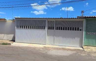 Imagem: A casa possui 3 Dormitórios, 1 Banheiro, 90m² de Área e