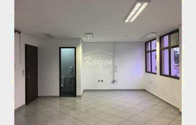 Imagem: O depósito possui 1 Vaga na garagem, 40m² de Área e está