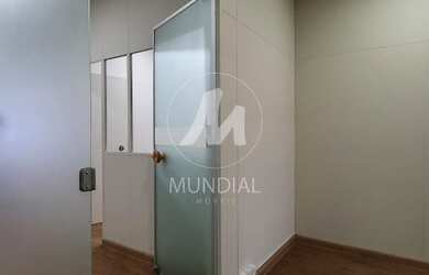 Imagem: O depósito possui 5 Vagas na garagem, 90m² de Área e está